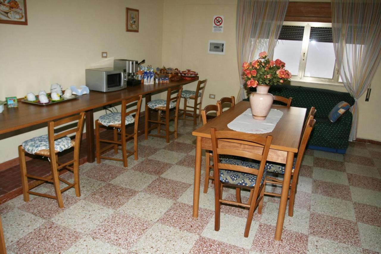 Salento Al Mare Bed & Breakfast Тавиано Екстериор снимка